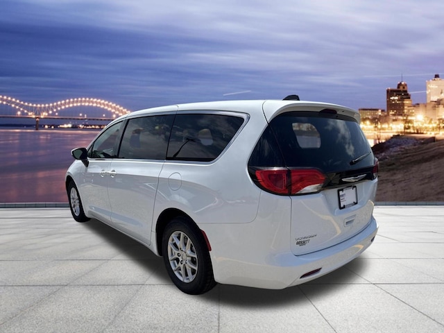 2023 Chrysler Voyager