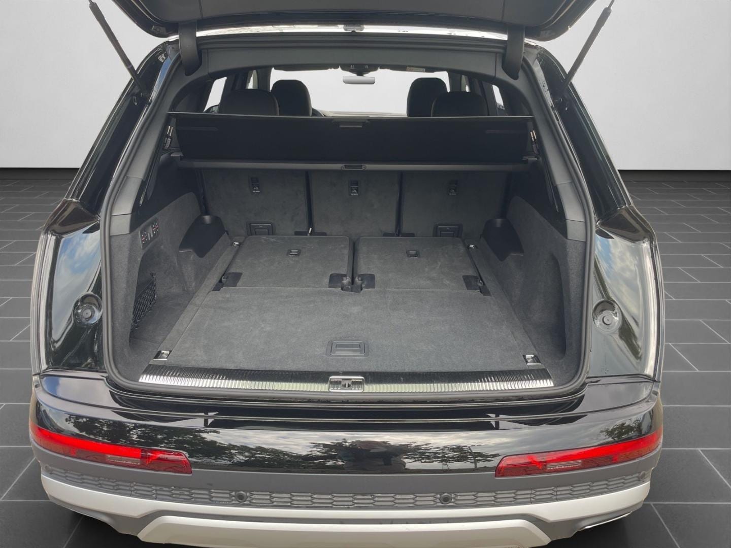 Bild über Audi Q7 SUV TFSI quattro 250 kW tiptronic - für weitere Informationen kontaktieren Sie den Audi Partner