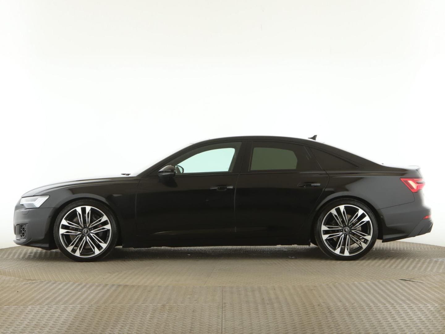 Bild über Audi S6 Limousine TDI quattro tiptronic - für weitere Informationen kontaktieren Sie den Audi Partner