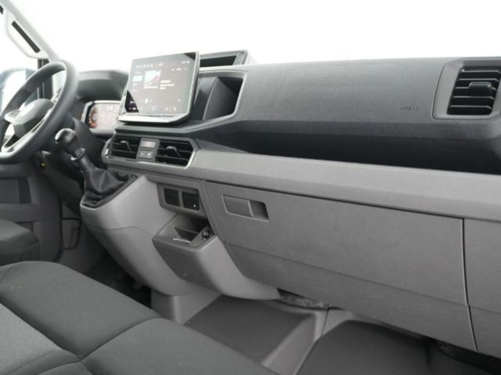 Volkswagen Crafter Kasten mittlerer Radstand – Bild 3