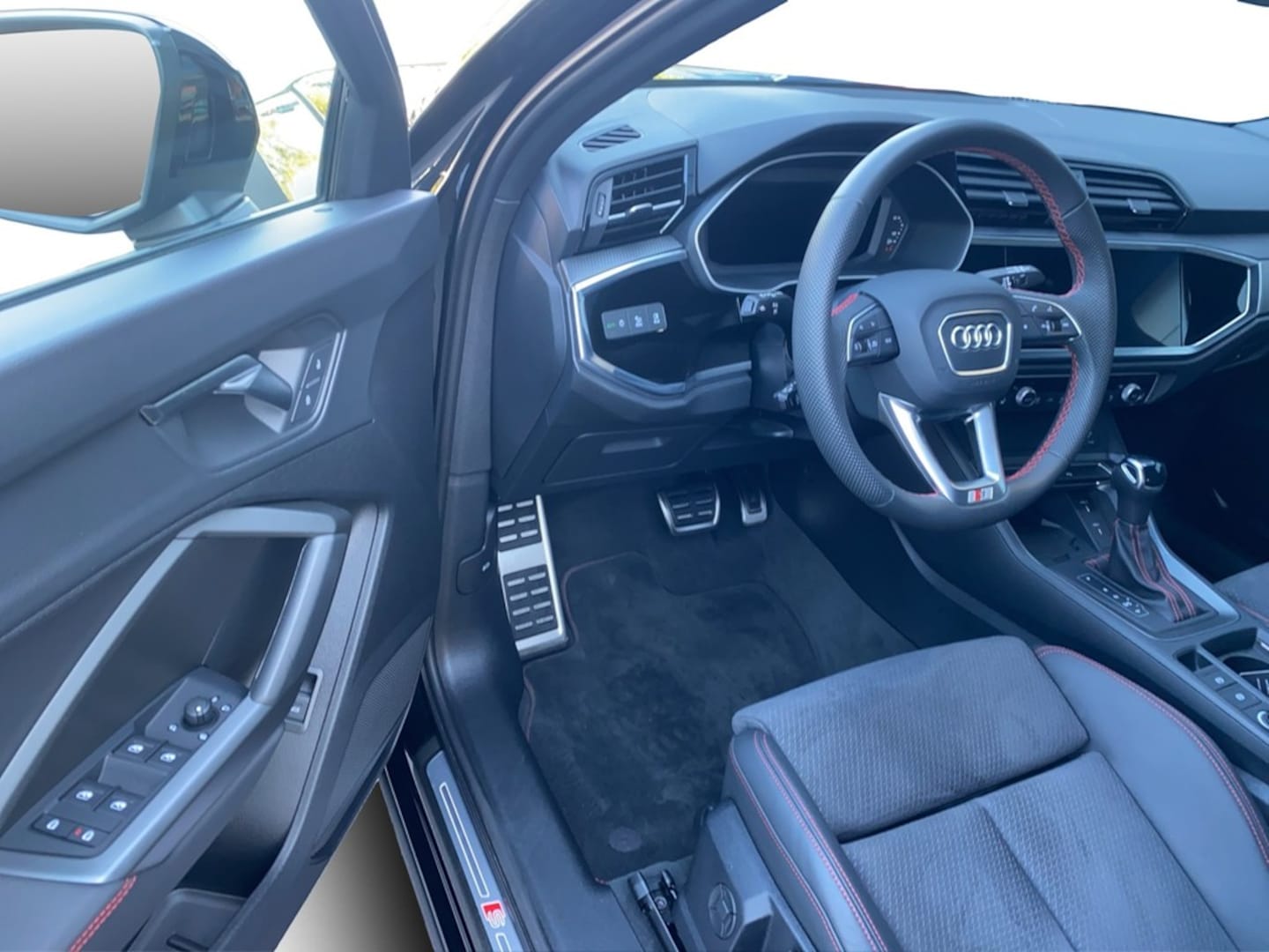 Bild über Audi Q3 Sportback TFSI quattro 140 kW S tronic - für weitere Informationen kontaktieren Sie den Audi Partner