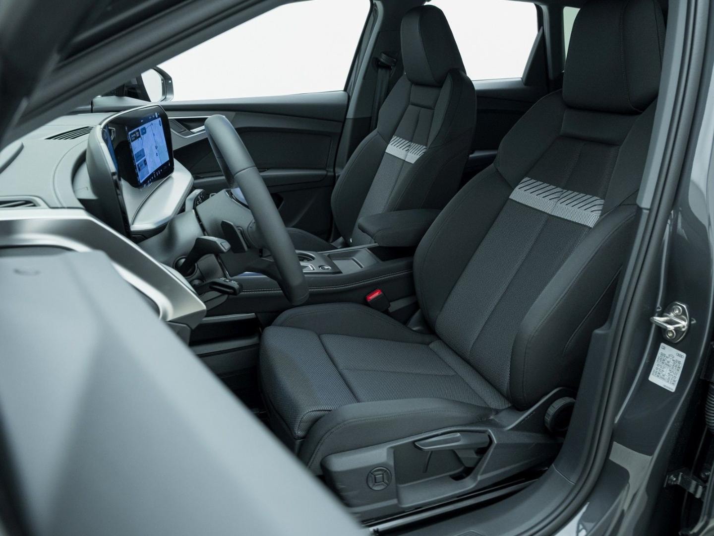 Bild über Audi Q4 SUV e-tron e-tron performance 210 kW - für weitere Informationen kontaktieren Sie den Audi Partner