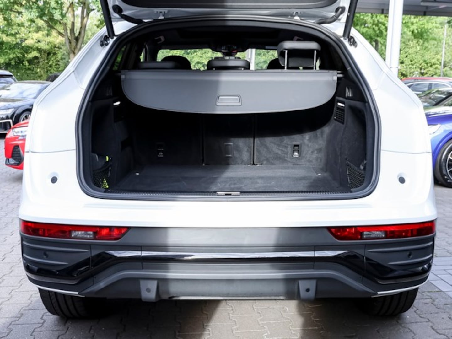 Bild über Audi Q5 Sportback 40 TDI quattro S tronic - für weitere Informationen kontaktieren Sie den Audi Partner