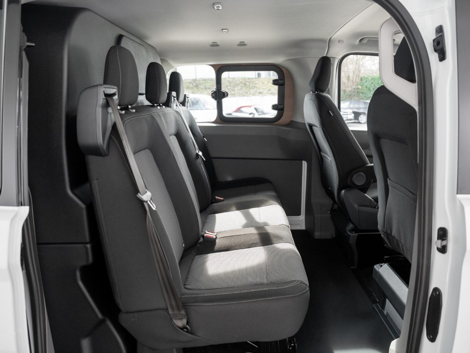 Volkswagen Transporter Pritschenwagen Doppelkabine – Bild 8