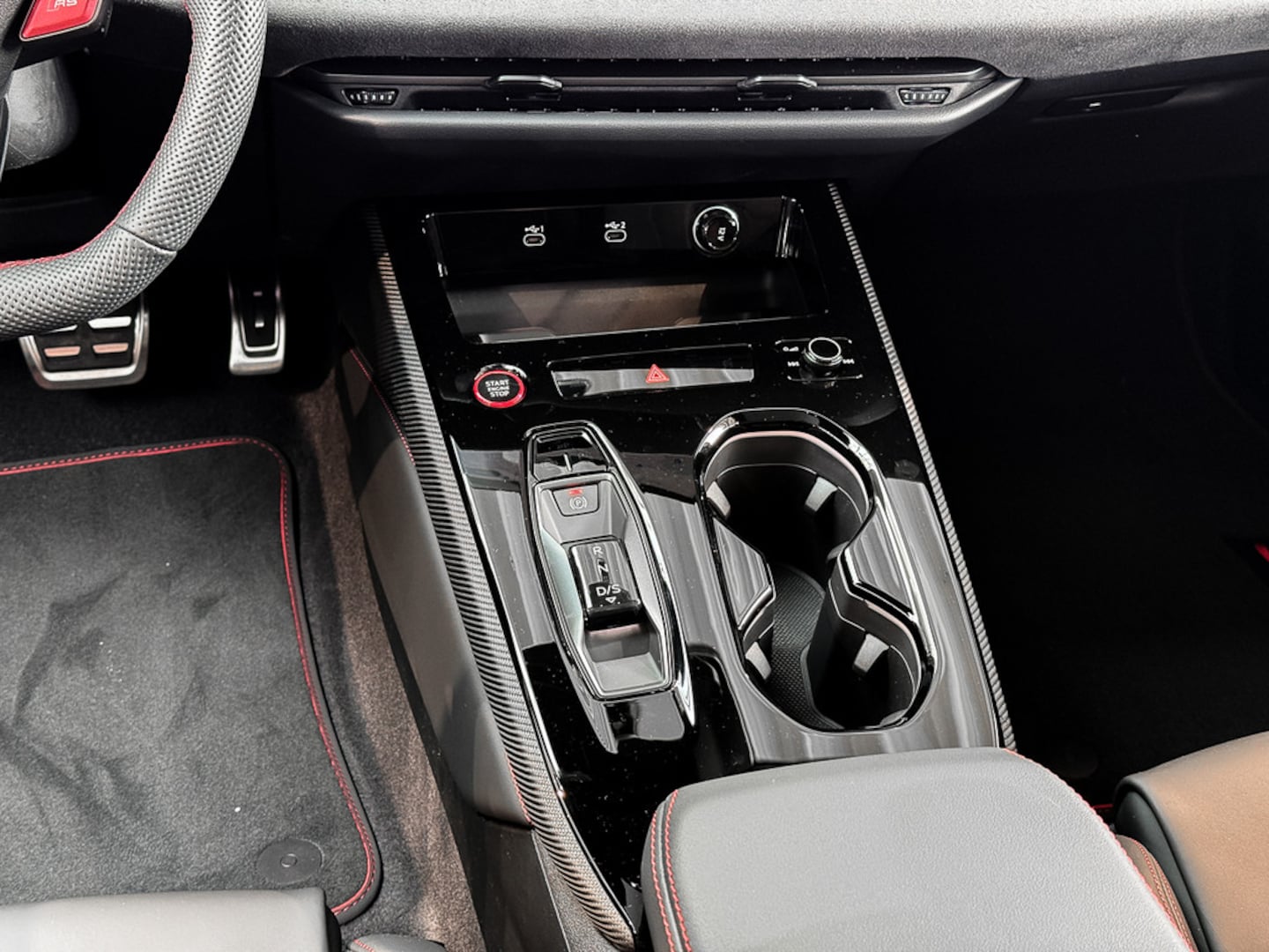 Bild über Audi RS 5 Limousine TFSI quattro 470 kW tiptronic - für weitere Informationen kontaktieren Sie den Audi Partner