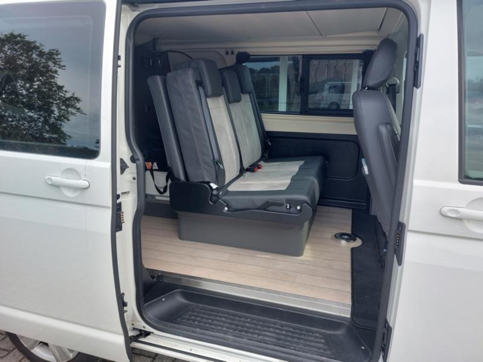 Volkswagen T6.1 Transporter Kombi kurzer Radstand – Bild 3