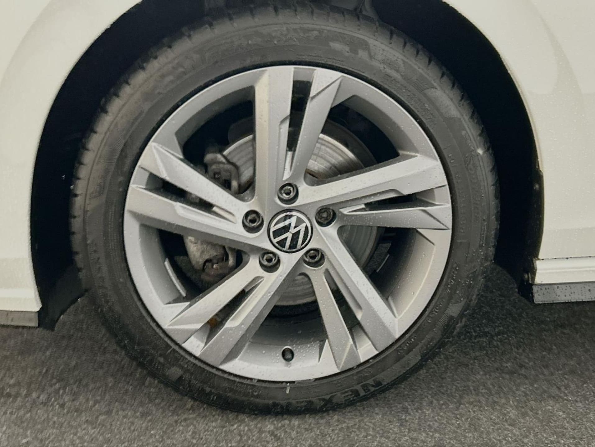 Volkswagen Golf R-Line
