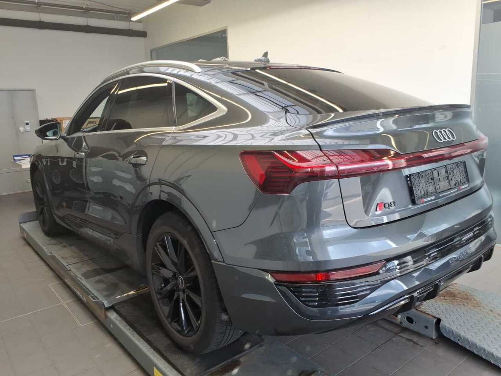 Audi Q8 Sportback e-tron – Bild 2