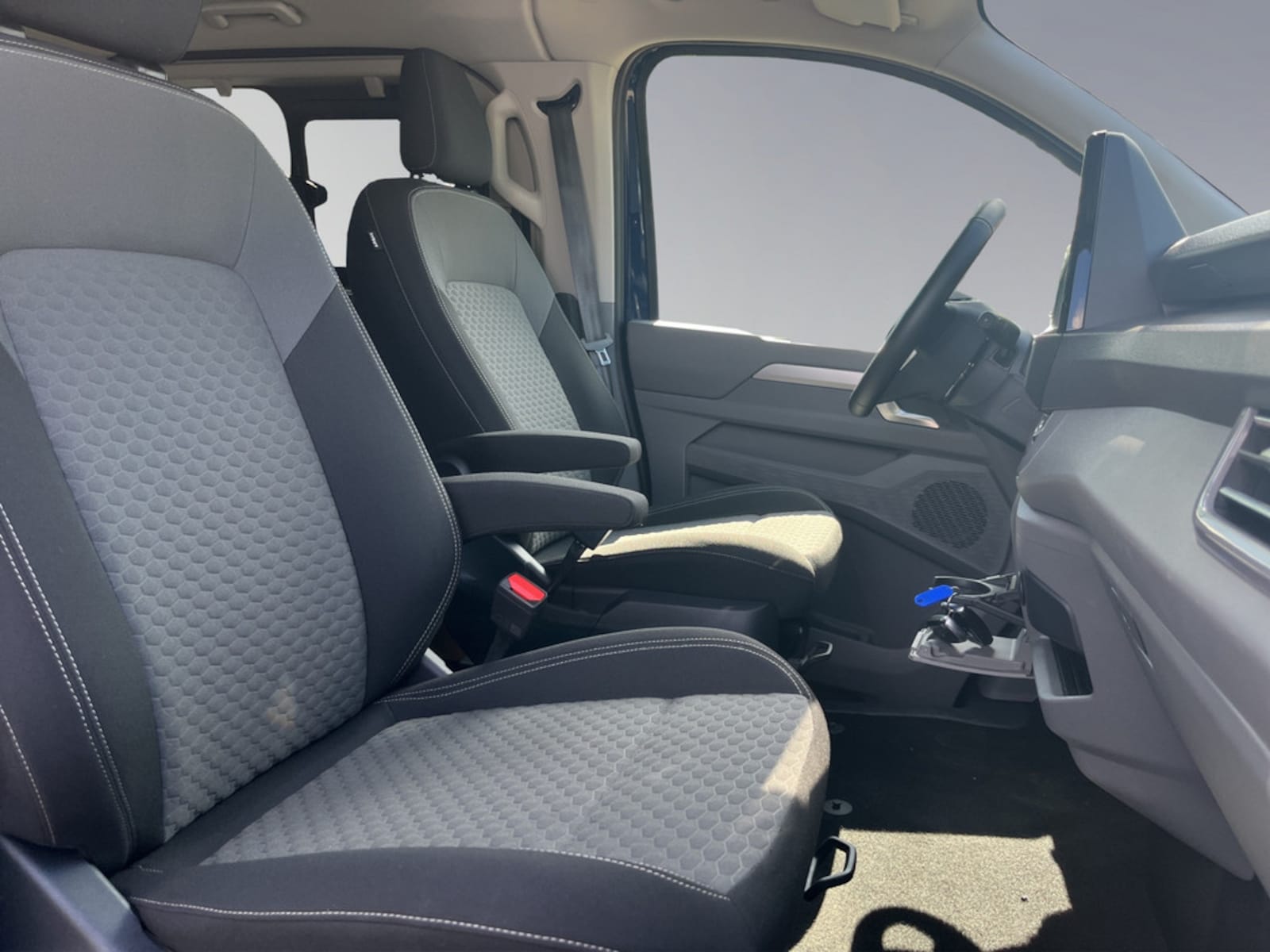 Volkswagen Caravelle – Bild 20