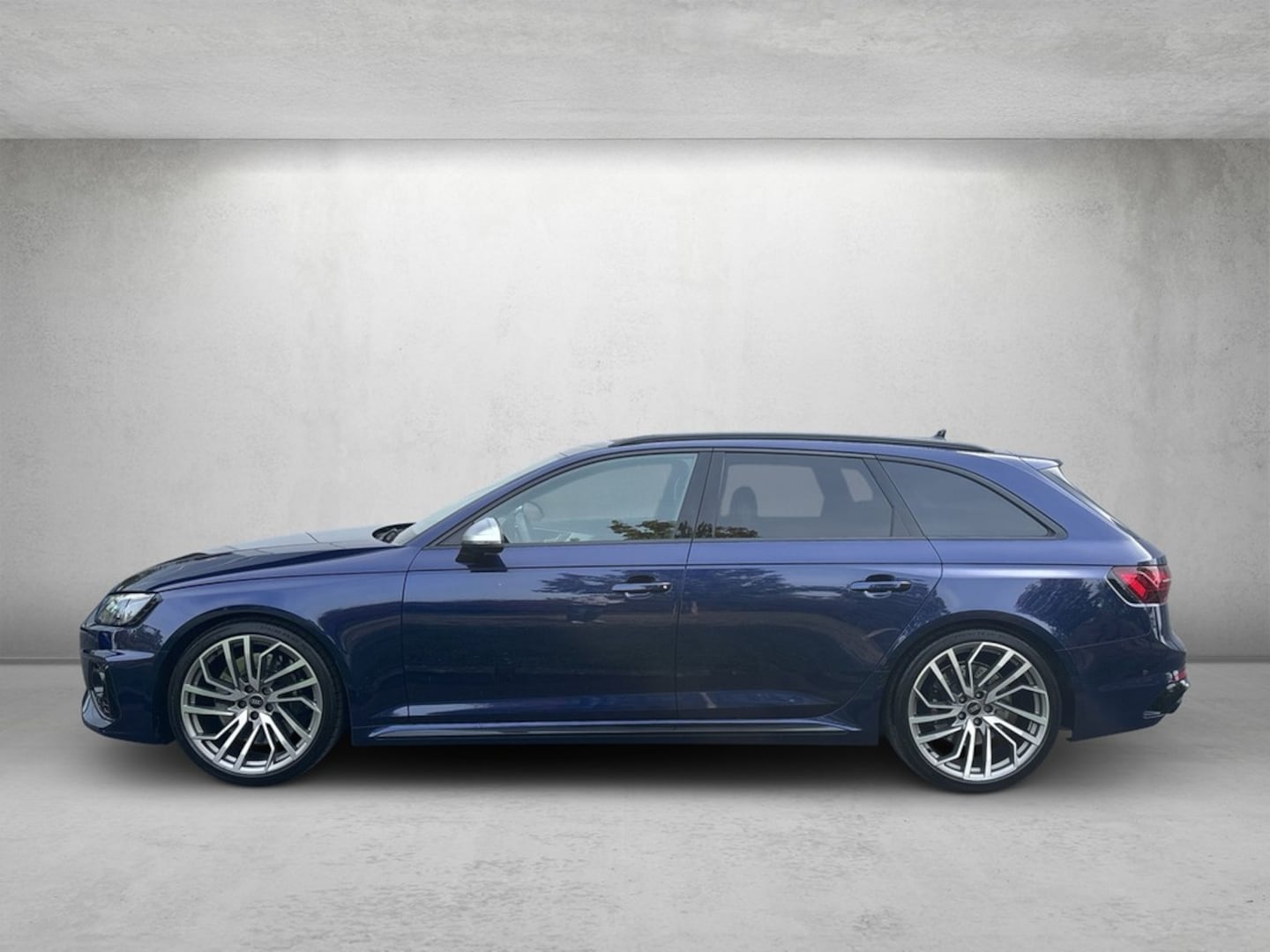 Bild über Audi RS 4 Avant TFSI quattro tiptronic - für weitere Informationen kontaktieren Sie den Audi Partner