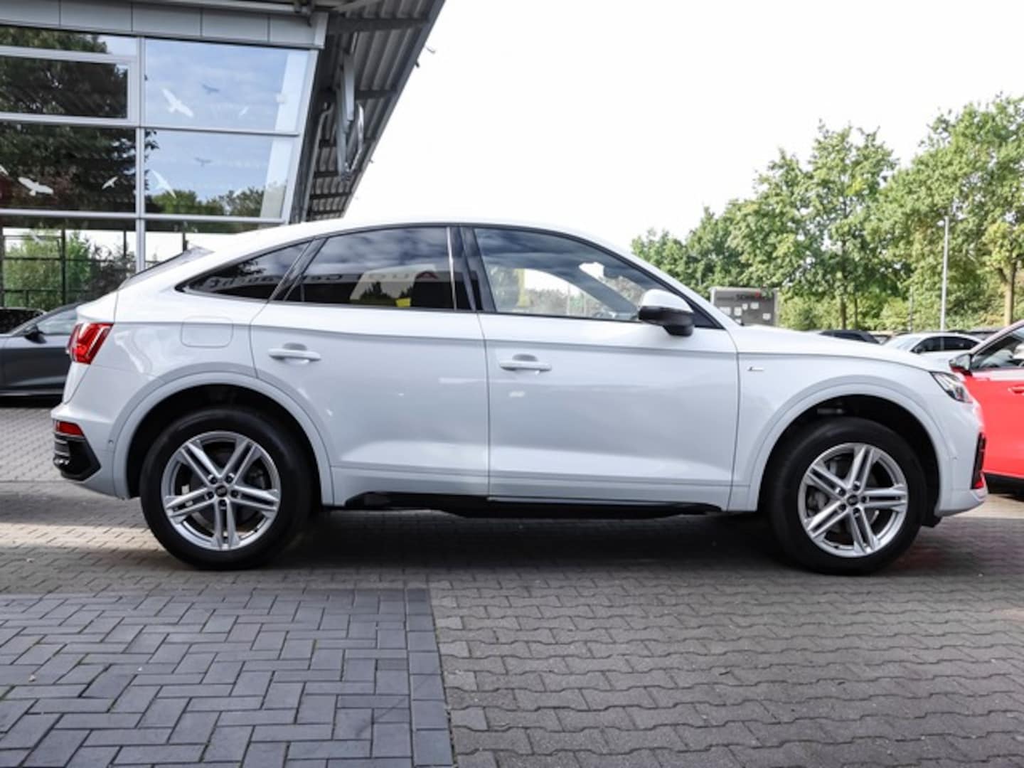 Bild über Audi Q5 Sportback 40 TDI quattro S tronic - für weitere Informationen kontaktieren Sie den Audi Partner
