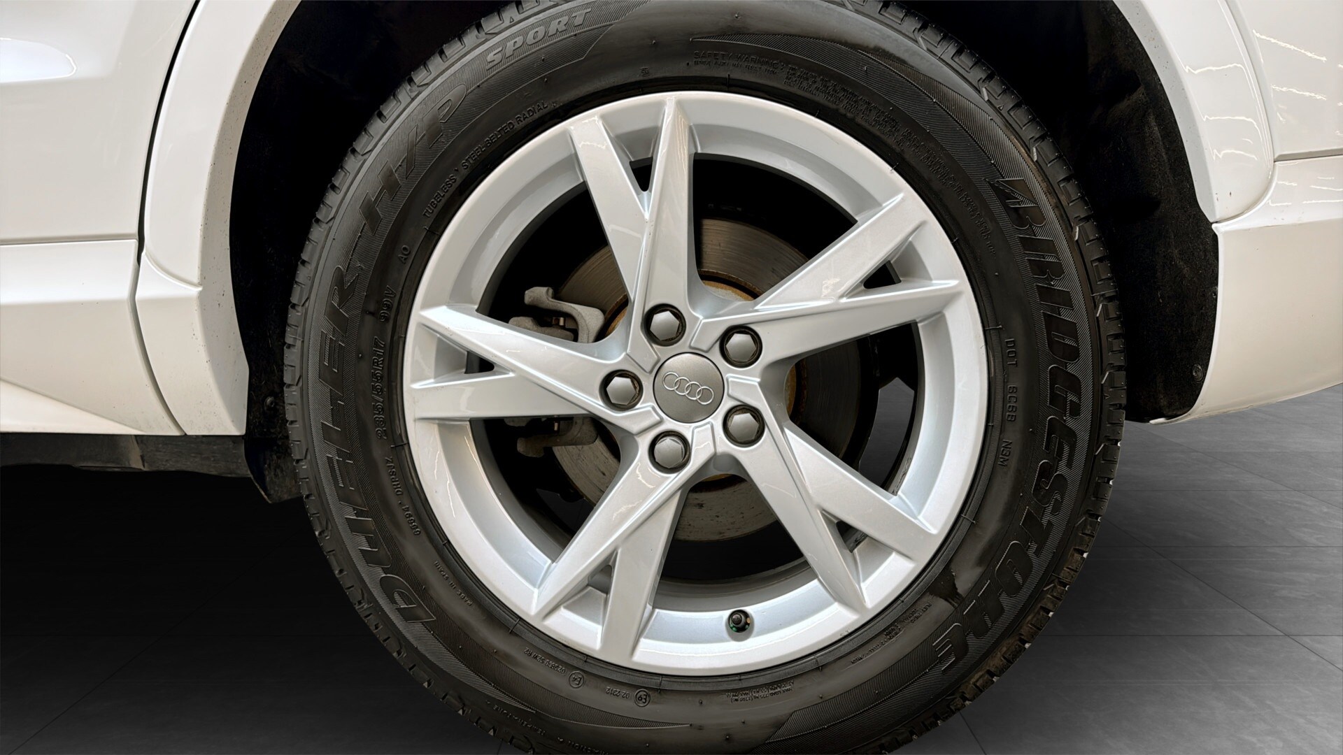 Bild som visar&nbsp;Audi Q3&nbsp;Q3 2.0 TDI quattro Proline Sport 150 hk S tronic - för mer information kontakta din Audi Partner