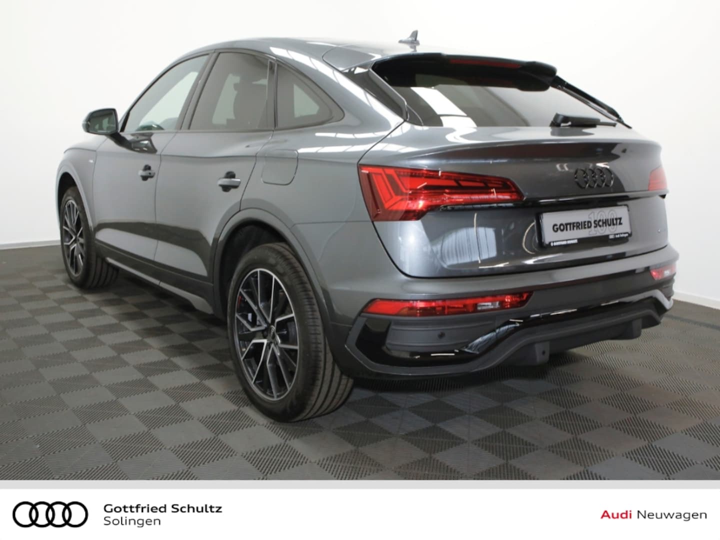 Bild über Audi Q5 Sportback TFSI e S line business 50 TFSI e quattro S tronic - für weitere Informationen kontaktieren Sie den Audi Partner