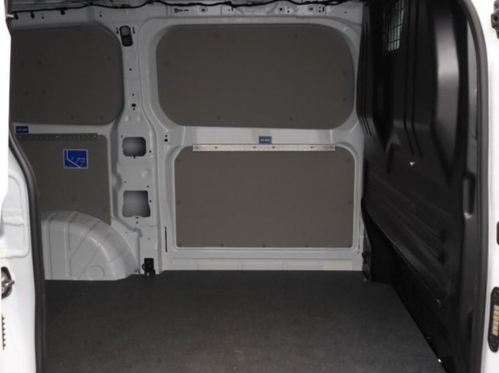 Volkswagen Transporter Kasten kurzer Radstand – Bild 7