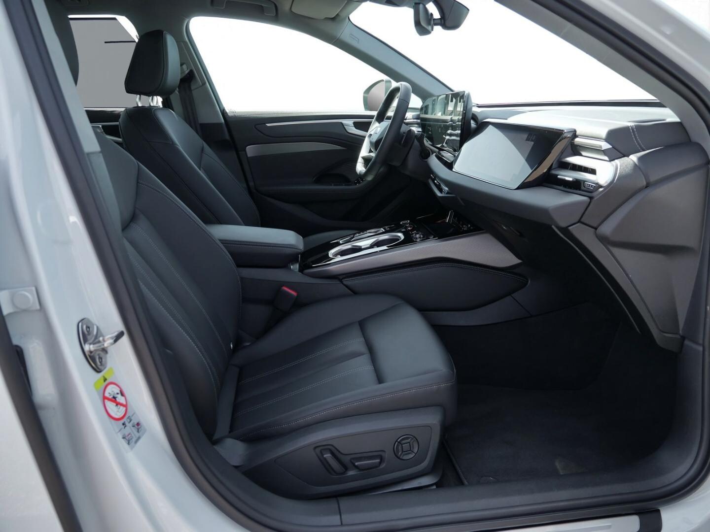 Bild über Audi A6 Avant TDI 150 kW S tronic - für weitere Informationen kontaktieren Sie den Audi Partner
