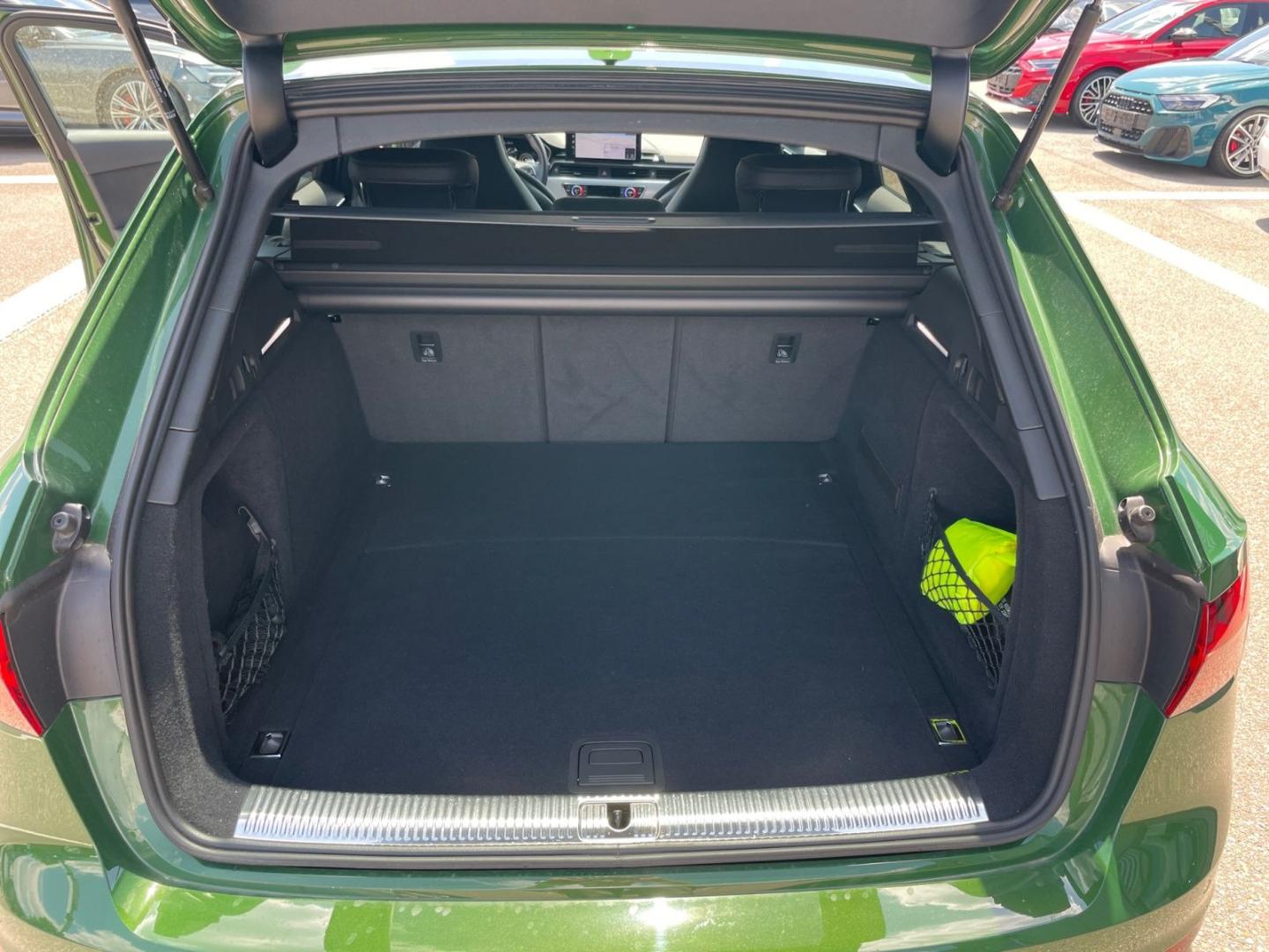 Image about Audi RS 4 Avant TFSI quattro tiptronic