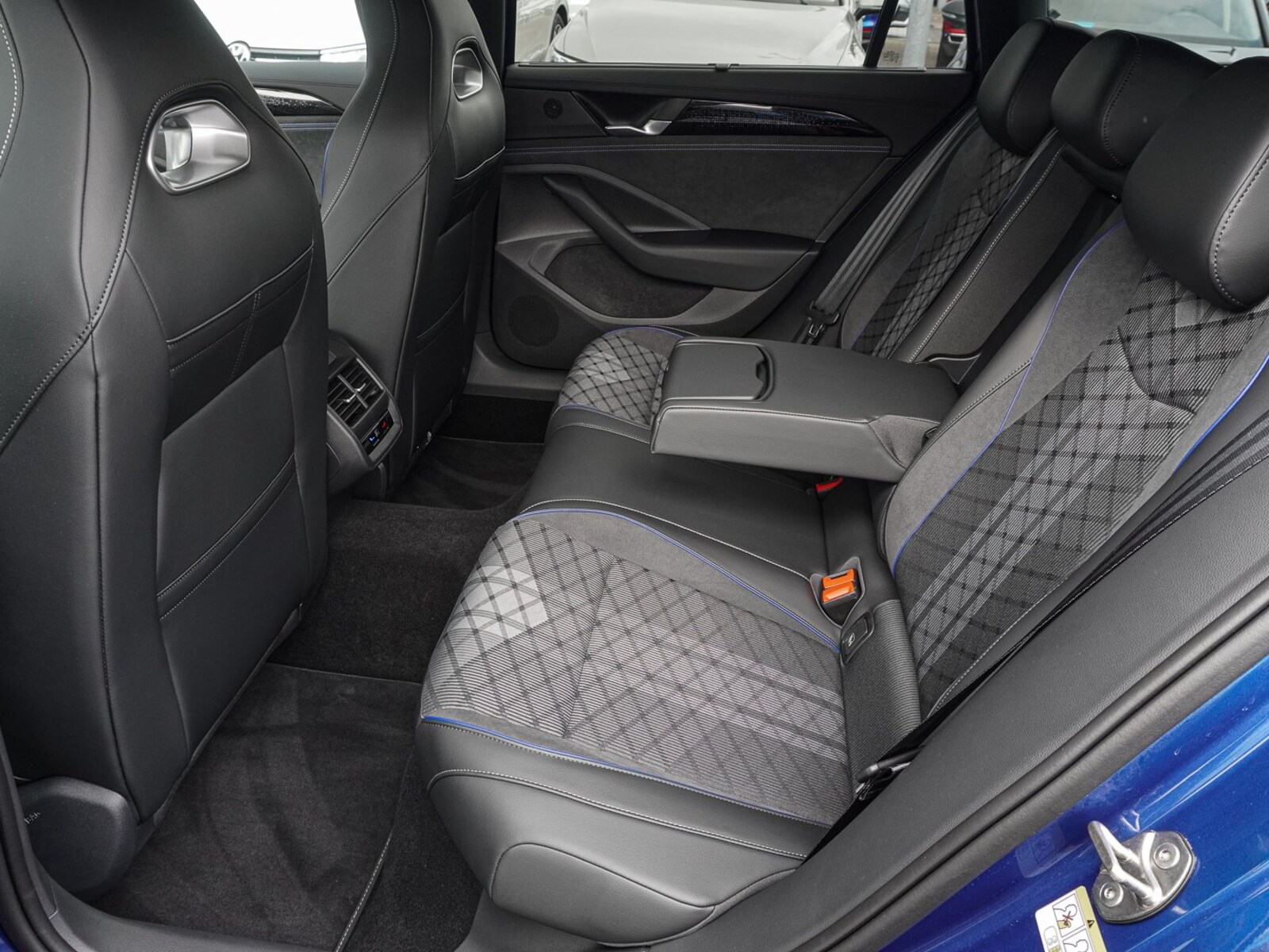 Volkswagen Passat – Bild 17