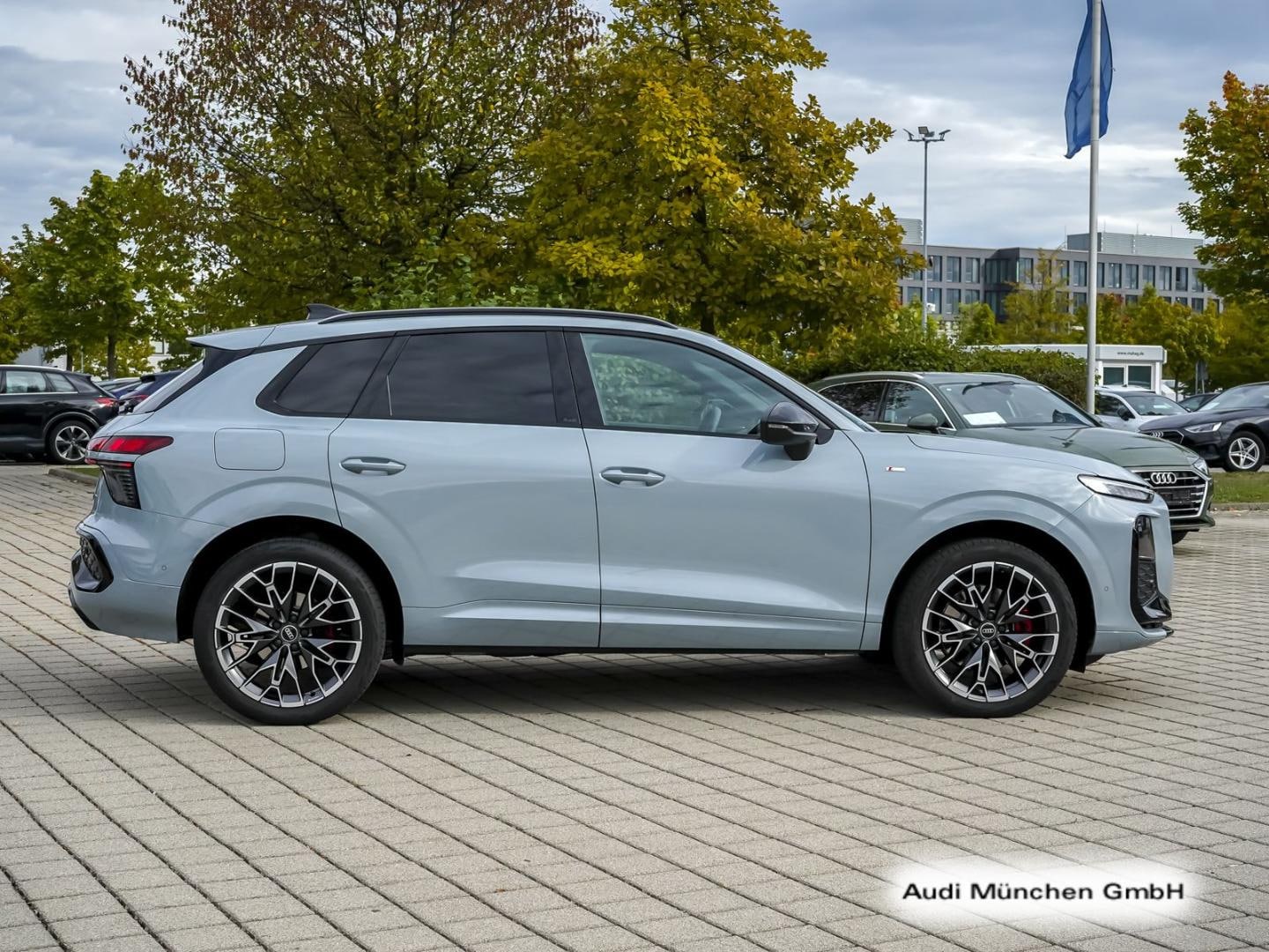 Bild über Audi Q3 SUV TFSI quattro 150 kW S tronic - für weitere Informationen kontaktieren Sie den Audi Partner