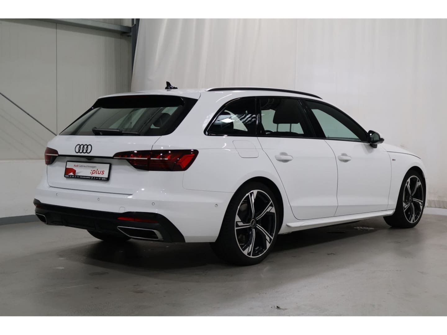 Bild über Audi A4 Avant S line 40 TFSI S tronic - für weitere Informationen kontaktieren Sie den Audi Partner