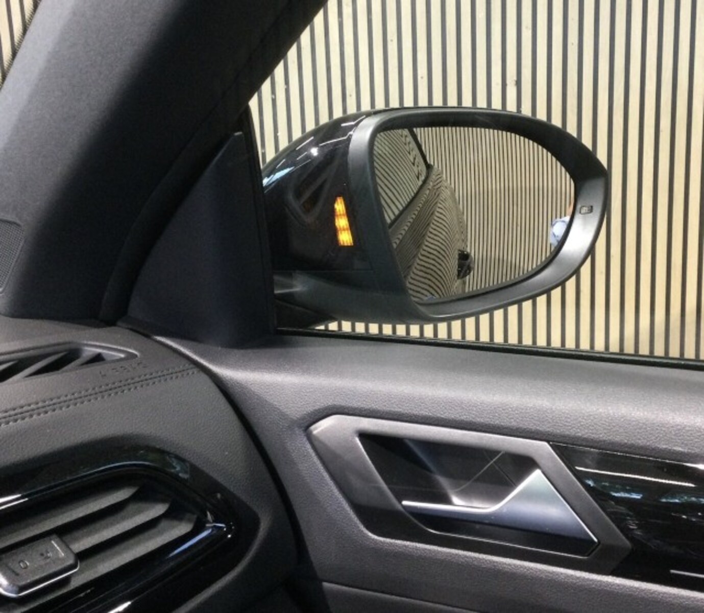Volkswagen T-Roc Cabriolet – Bild 14