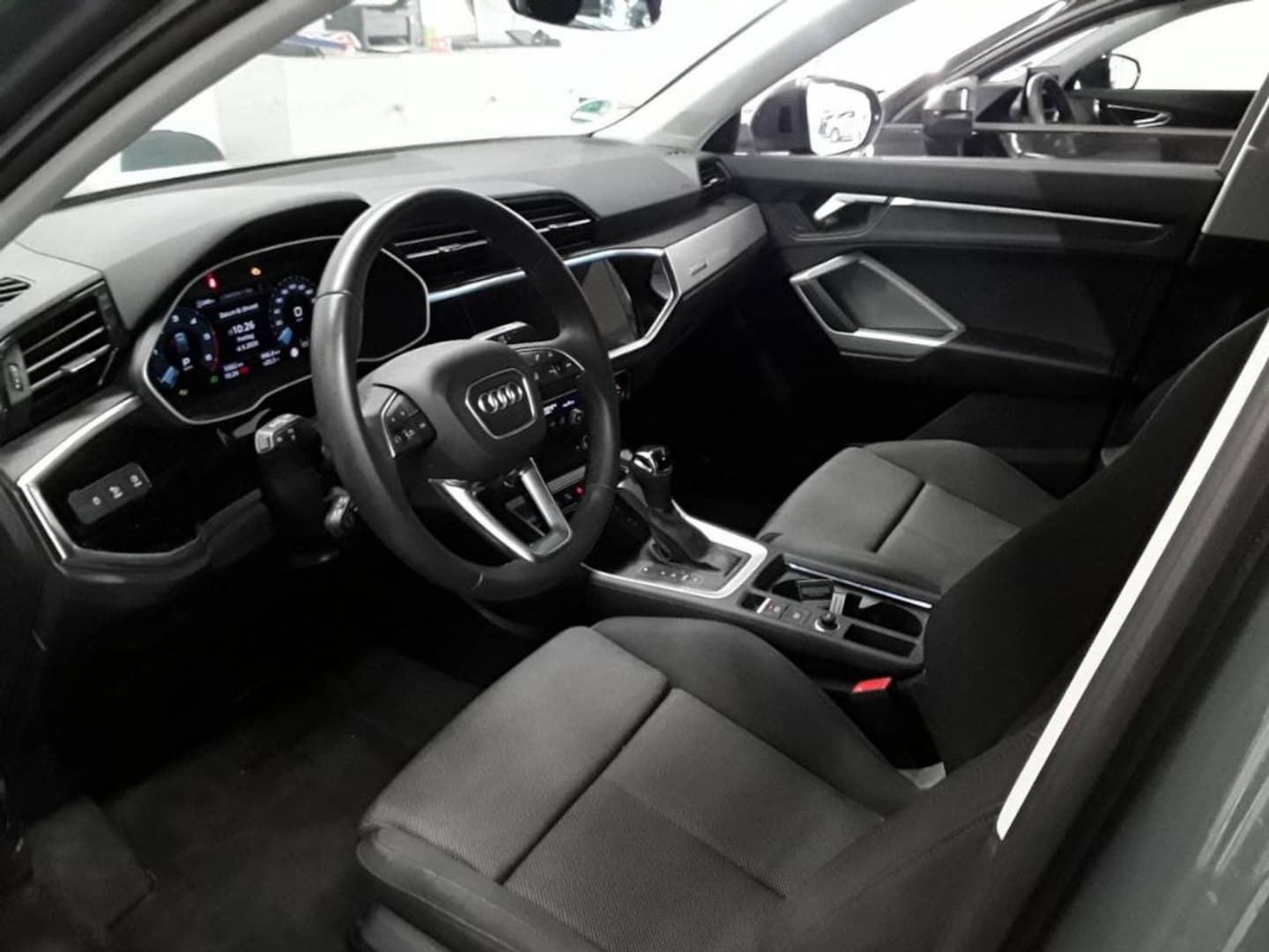 Bild über Audi Q3 Sportback TDI quattro 142 kW S tronic - für weitere Informationen kontaktieren Sie den Audi Partner