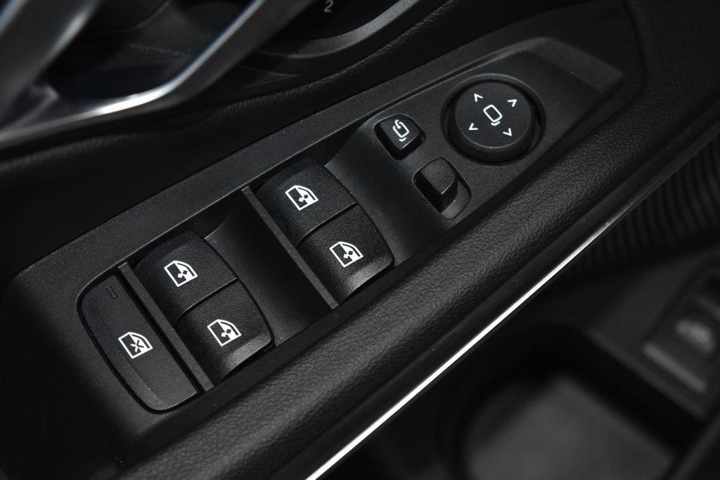2025 BMW 3 Series 330i - Photo 6