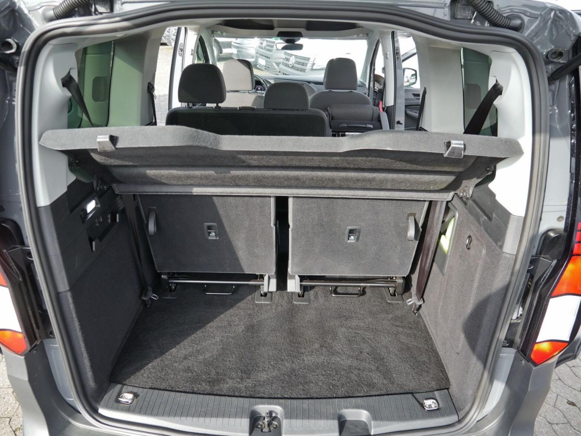 Volkswagen Caddy Maxi Basis-Modell