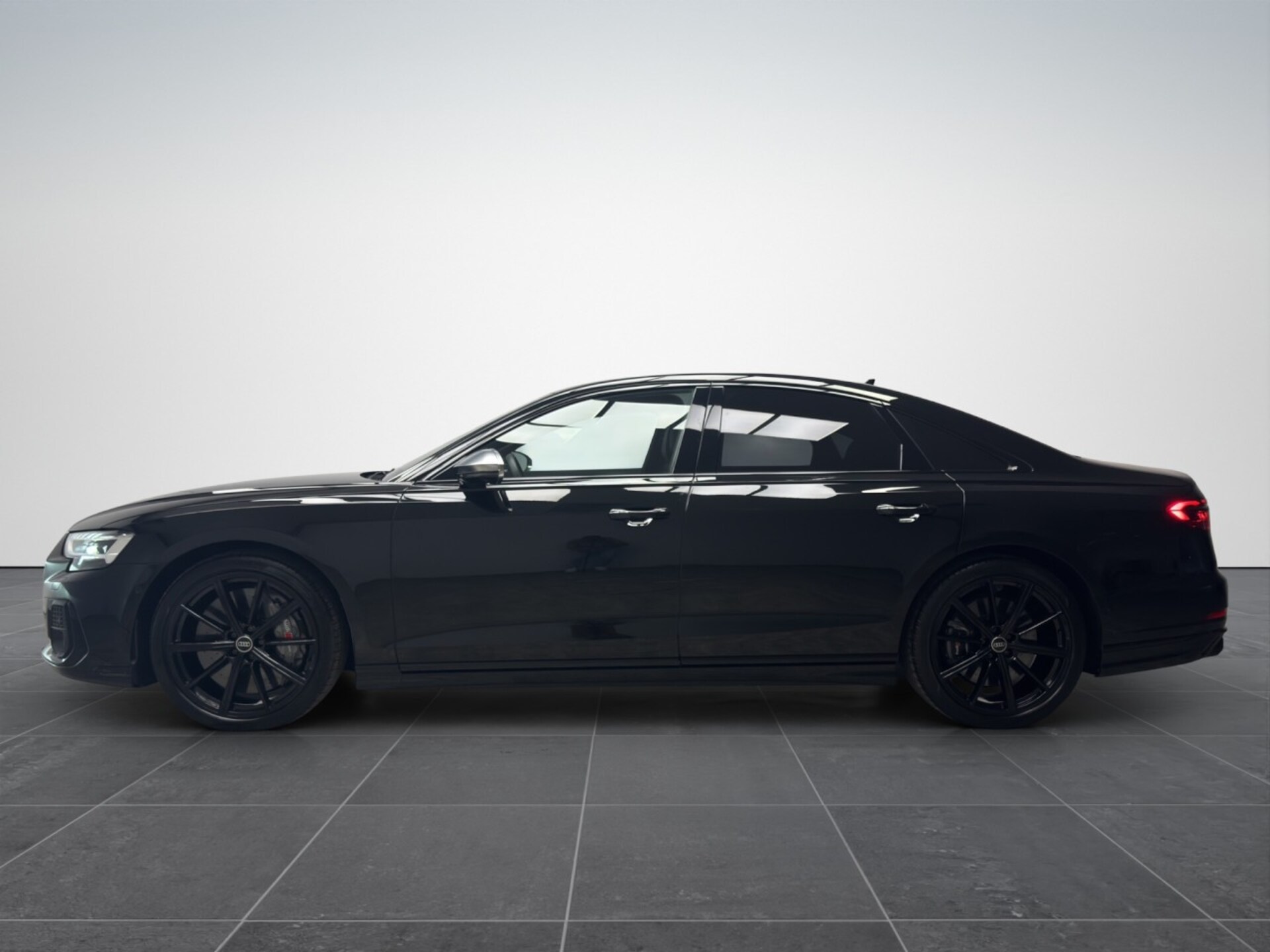 Audi S8