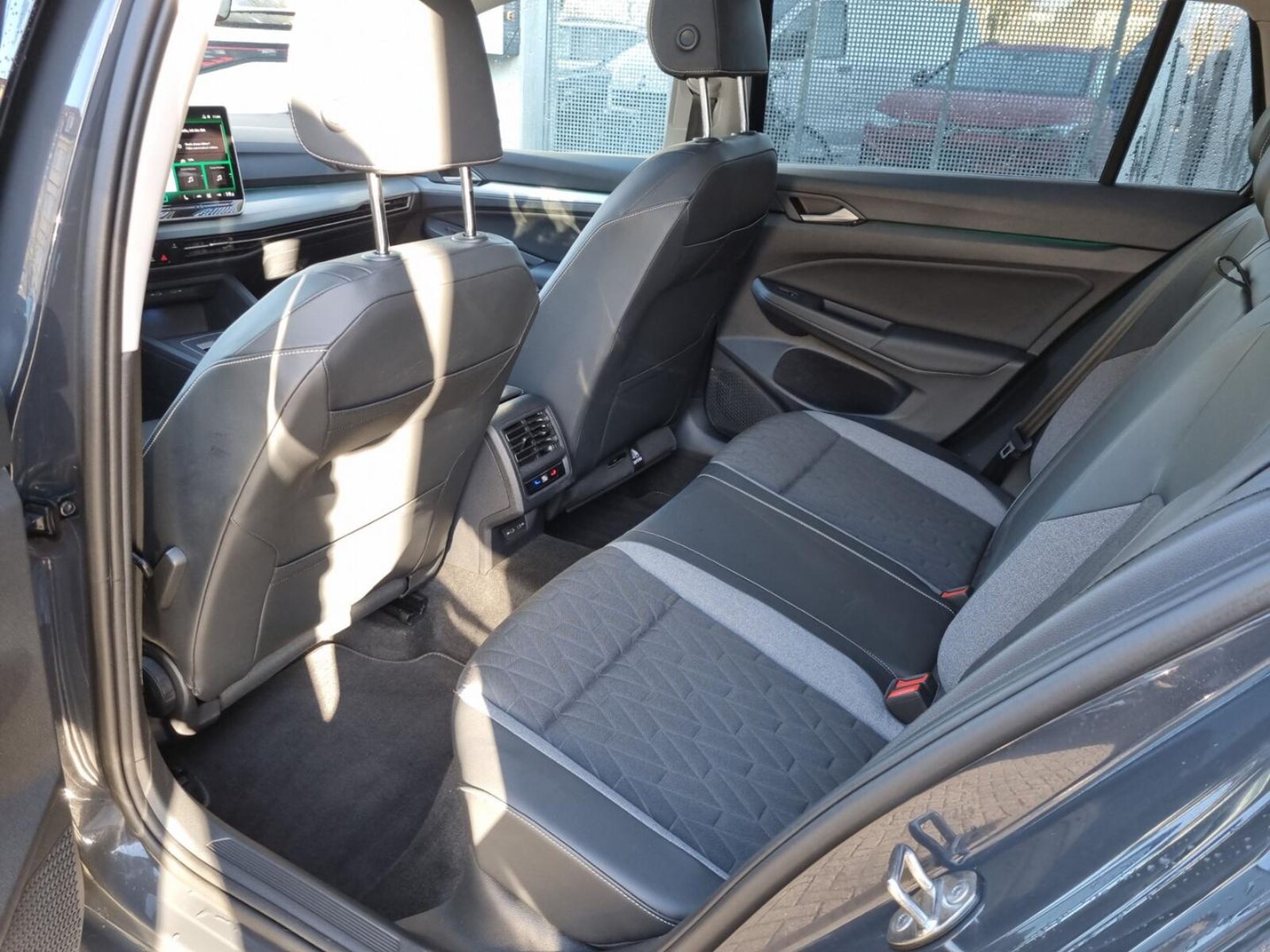 Volkswagen Golf Variant – Bild 14