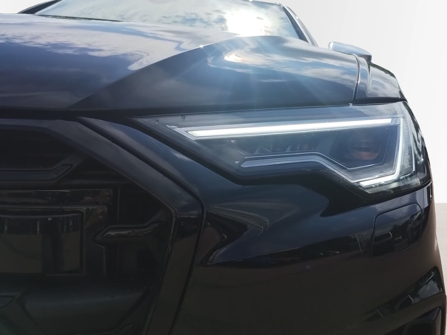 Bild über Audi S6 Avant TDI quattro tiptronic - für weitere Informationen kontaktieren Sie den Audi Partner