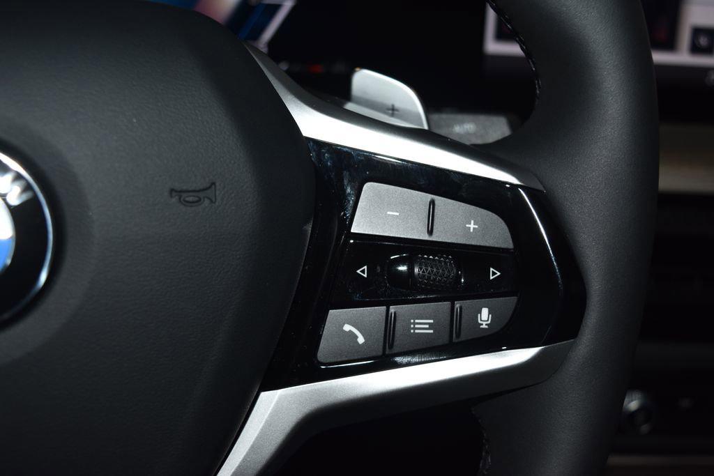 2025 BMW 3 Series 330i - Photo 10
