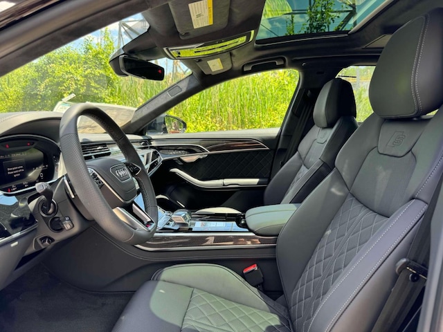 2024 Audi S8 Base - Photo 9