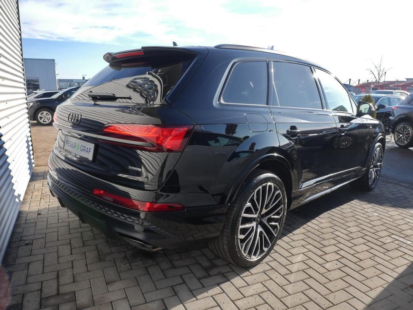 Bild über Audi Q7 SUV TFSI e S line business TFSI e quattro 360 kW tiptronic - für weitere Informationen kontaktieren Sie den Audi Partner