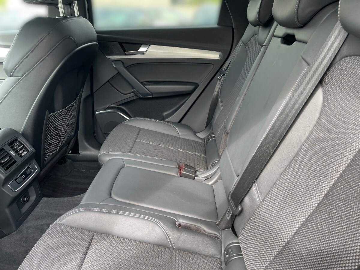 Image about Audi Q5 TFSI e sport 50 TFSI e quattro S tronic