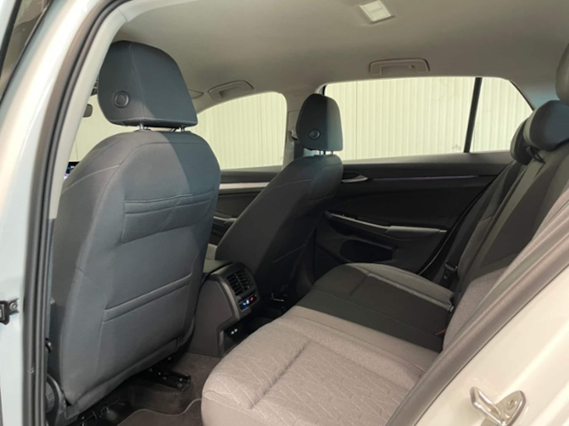 Volkswagen Golf Life