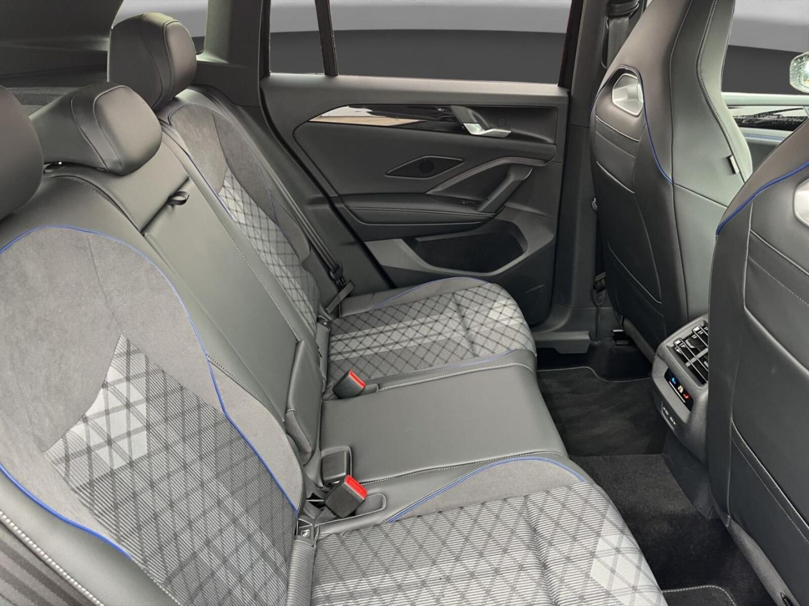 Volkswagen Tiguan – Bild 21