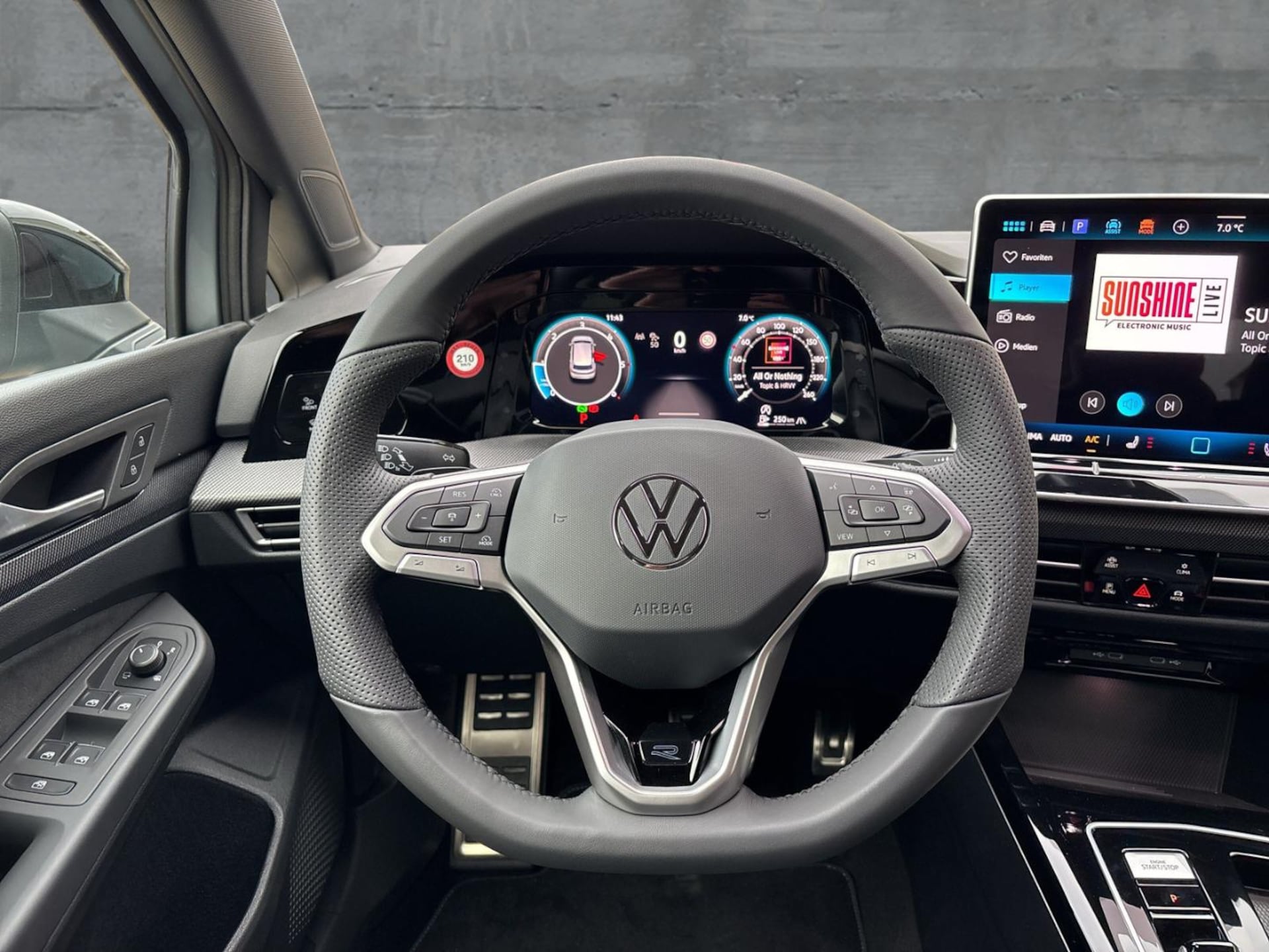 Volkswagen Golf R-Line