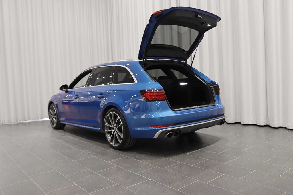 Bild som visar&nbsp;Audi S4 Avant&nbsp;S4 Avant 3.0 TFSI quattro 354 hk tiptronic - för mer information kontakta din Audi Partner