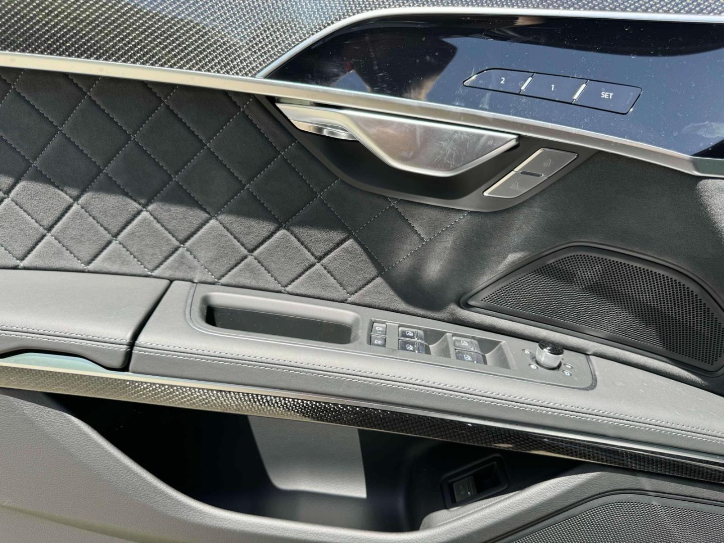 2024 Audi S8 Base - Photo 11