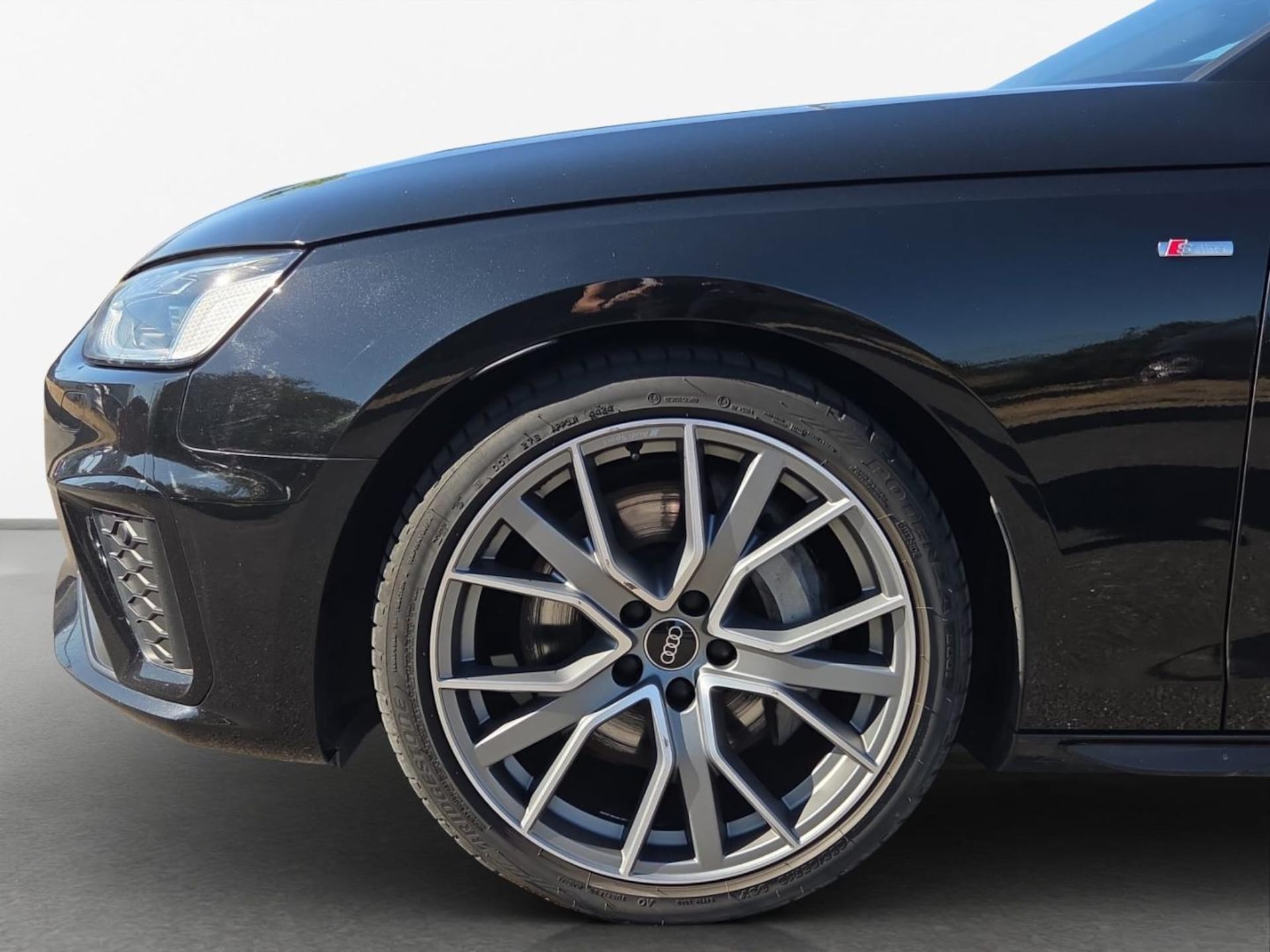 Audi A4 Limousine S line