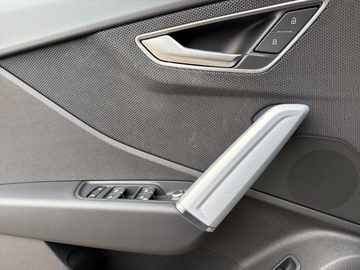 Bild über Audi Q2 S line 35 TDI S tronic - für weitere Informationen kontaktieren Sie den Audi Partner