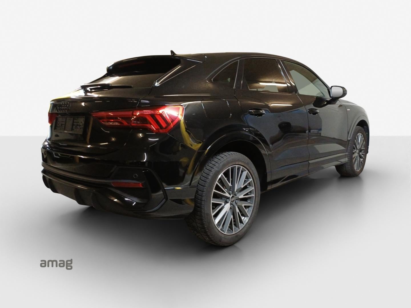 Image about Audi Q3 Sportback TFSI e S line 45 TFSI e 180 kW (245 PS) S tronic