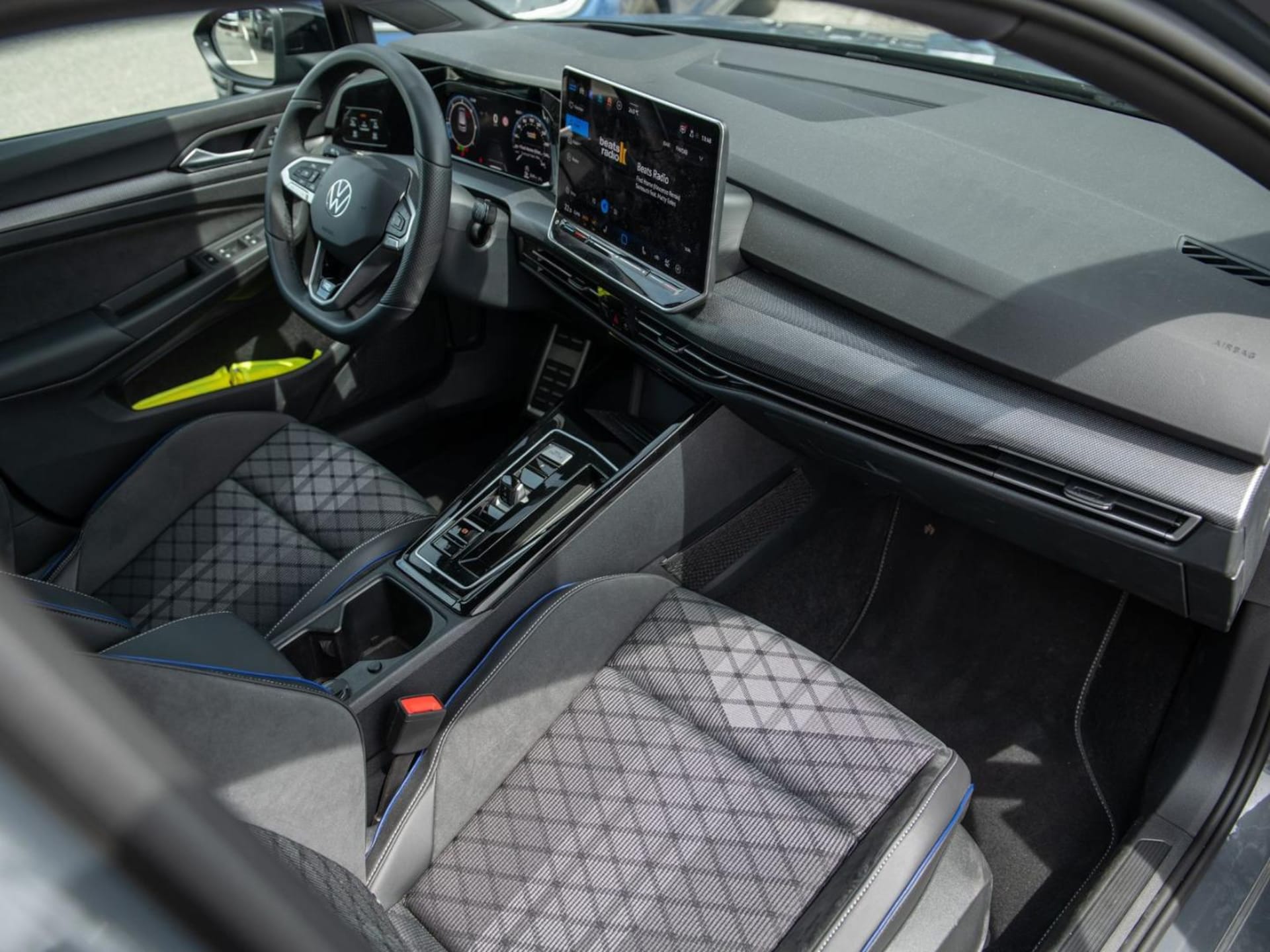 Volkswagen Golf R-Line