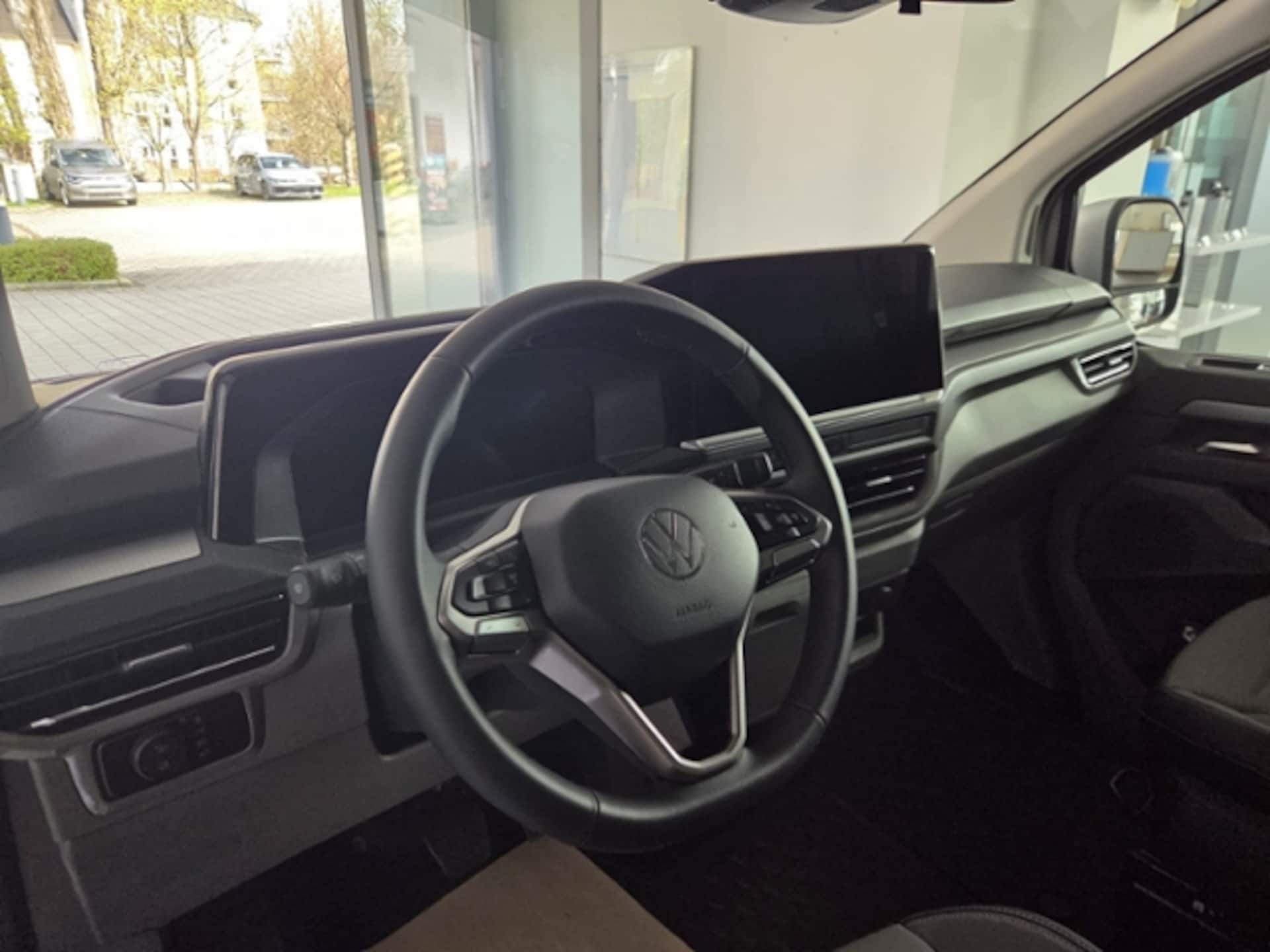Volkswagen Caravelle Style