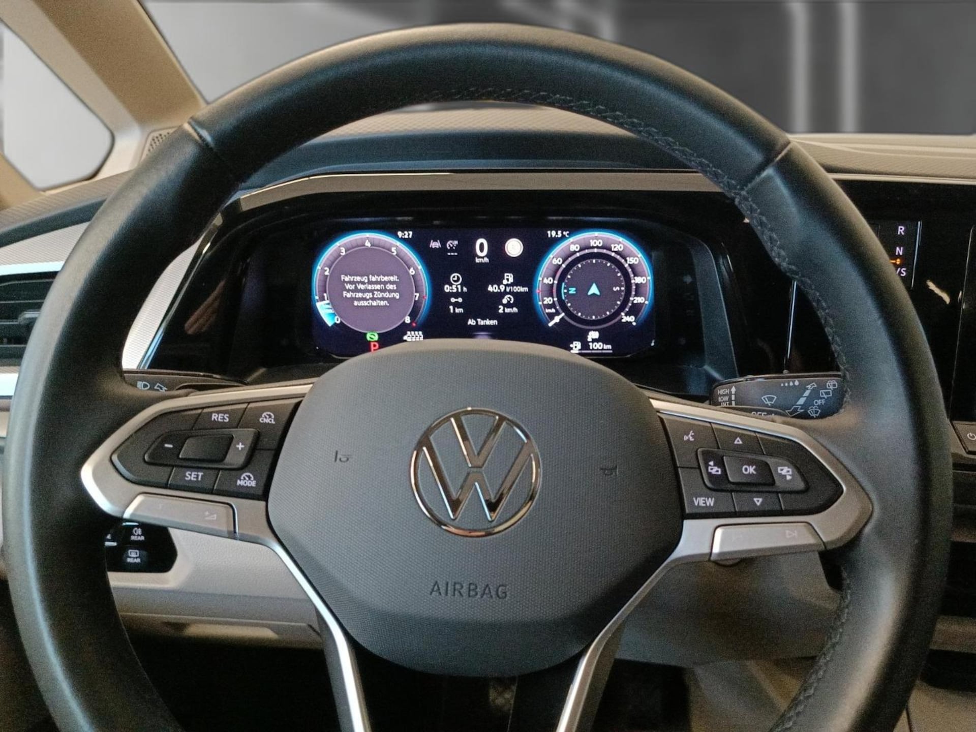 Volkswagen Multivan Langversion Basis-Modell