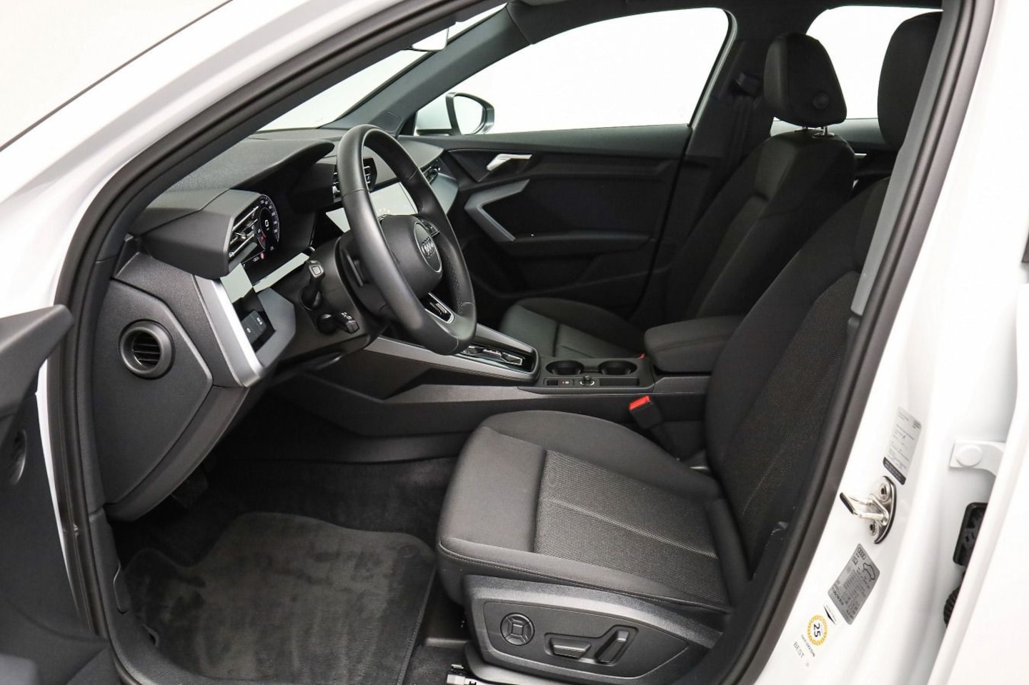 Bild über Audi A3 Sportback advanced 30 TFSI S tronic - für weitere Informationen kontaktieren Sie den Audi Partner