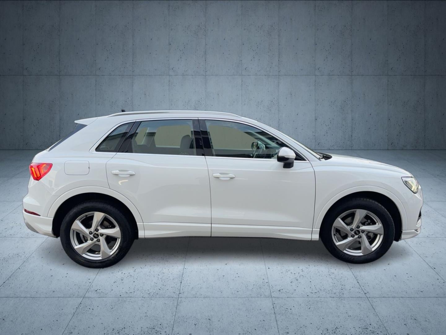 Bild über Audi Q3 advanced 35 TFSI S tronic - für weitere Informationen kontaktieren Sie den Audi Partner