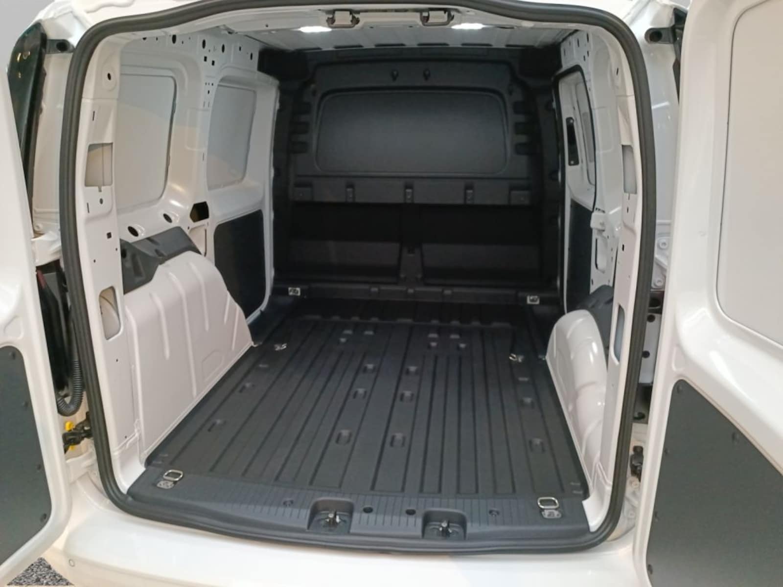 Volkswagen Caddy Cargo – Bild 18