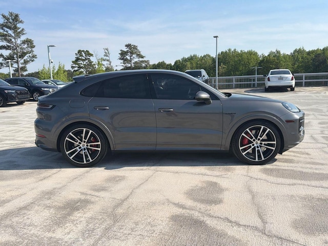 2024 Porsche Cayenne E-Hybrid Coupe