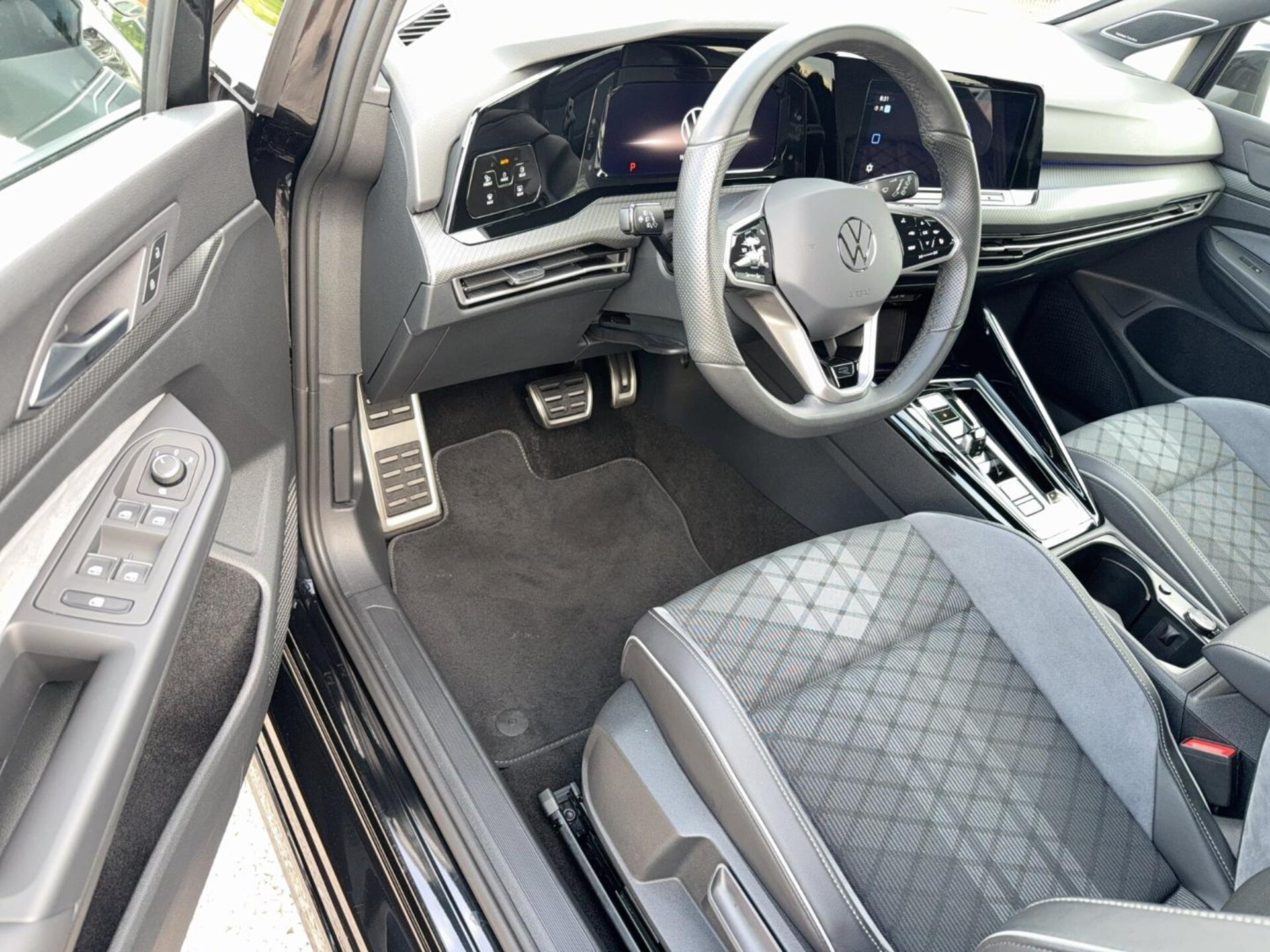 Volkswagen Golf R-Line